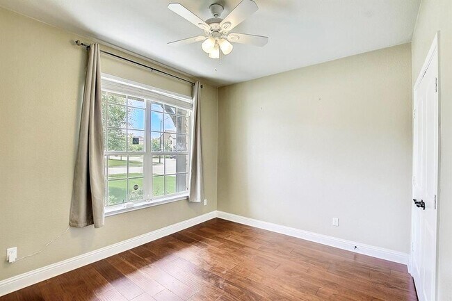 Building Photo - 3433 De Torres Cir