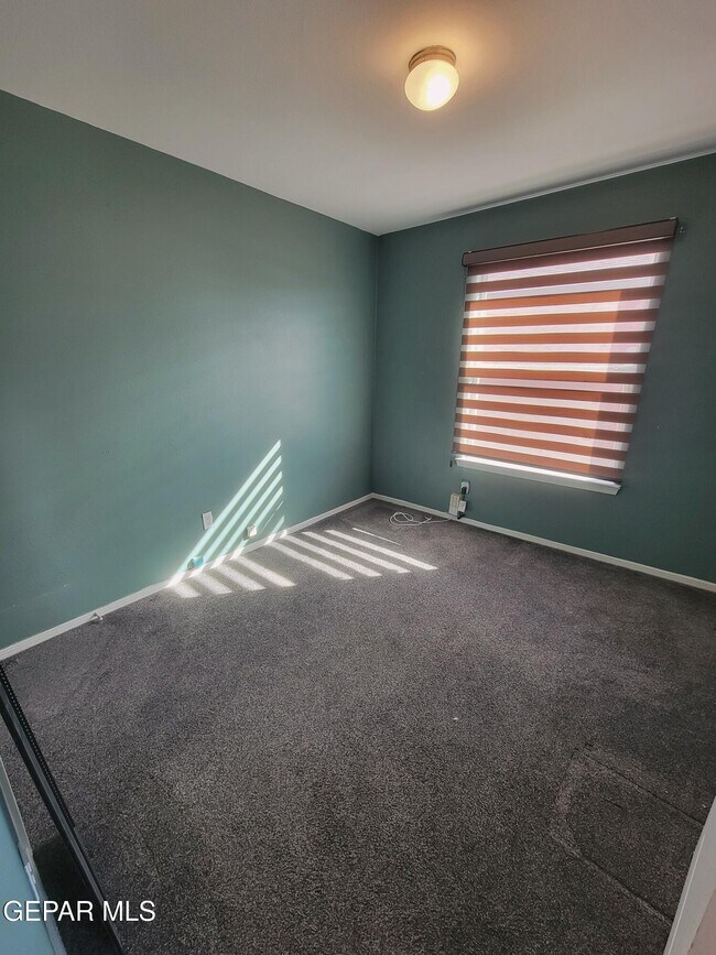 Building Photo - 2404 Escape Point St