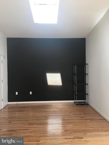 Building Photo - 242 Centre St