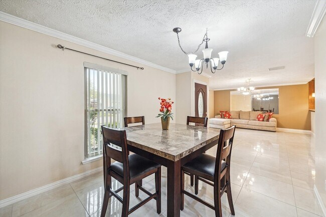 Building Photo - 21423 Park Valley Dr