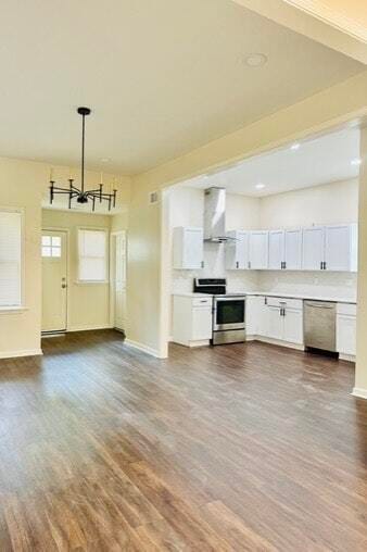 Building Photo - 2020 E 35th St