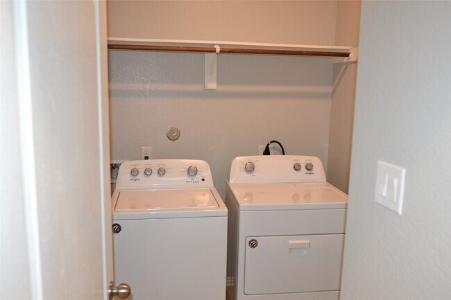 Building Photo - 8435 Chesney Trl