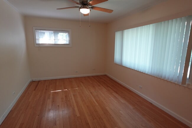 Building Photo - 419 Greenleaf Ave