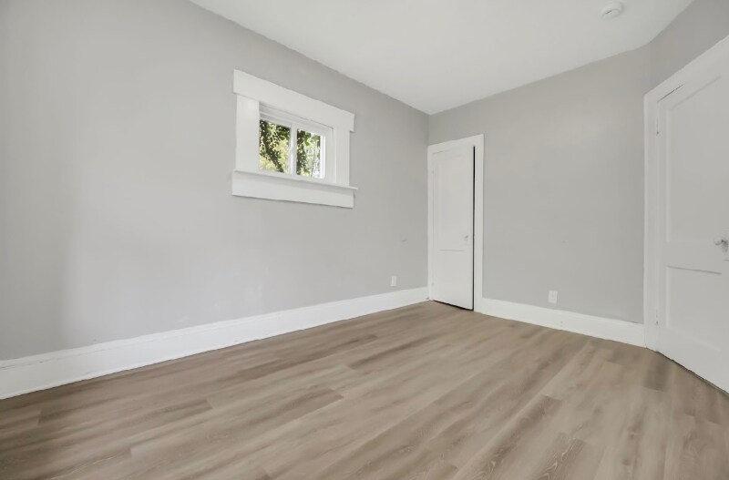 Building Photo - 3690 E 139th St