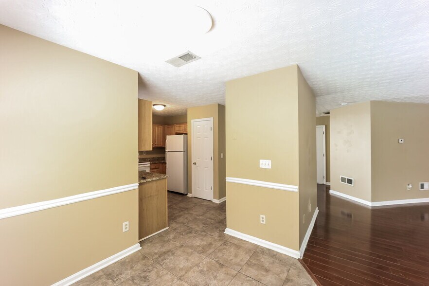 Building Photo - 4414 Gladewood Run