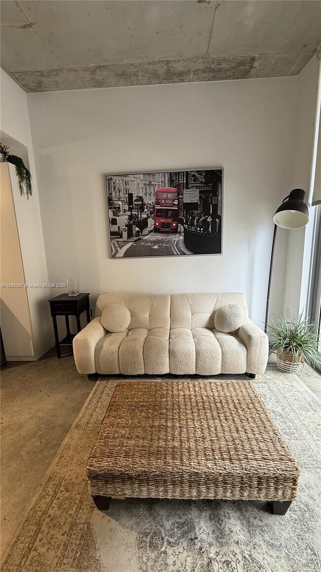 Building Photo - 151 SE 1st St