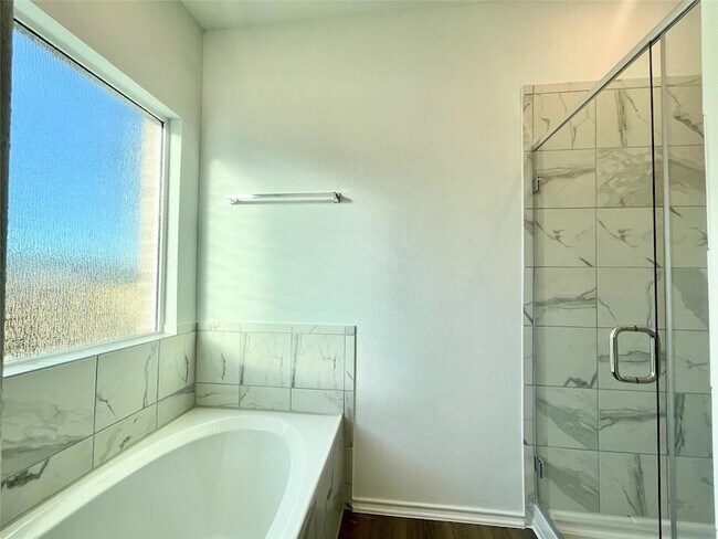 Building Photo - 1220 Sweetspire St
