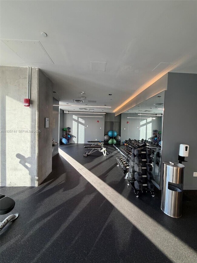 Building Photo - 151 SE 1st St