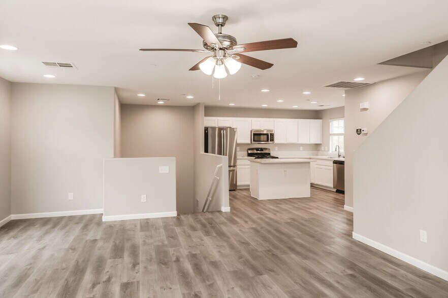 Building Photo - 8937 Brian Christopher Ave