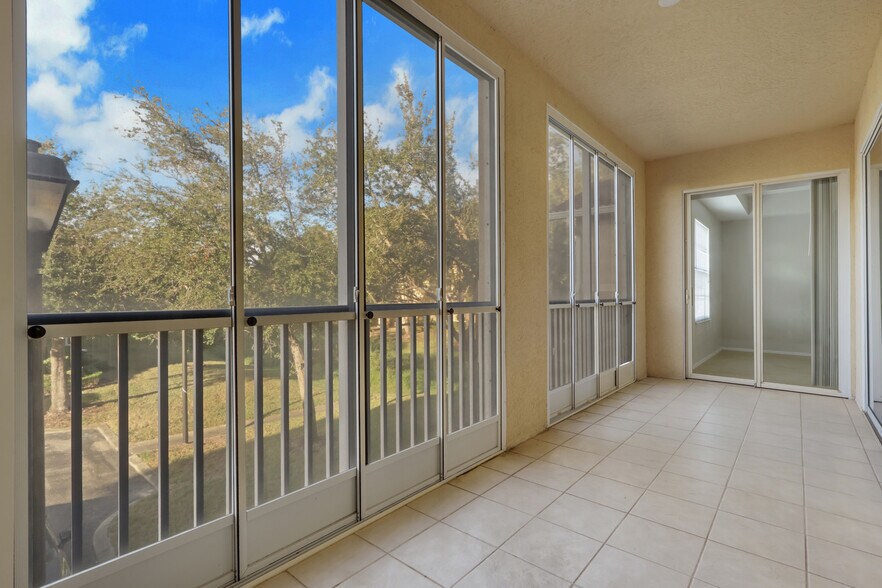 Building Photo - 9025 Colby Dr