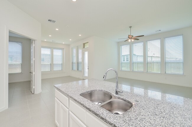 Building Photo - 23719 Sweeny Vly Dr