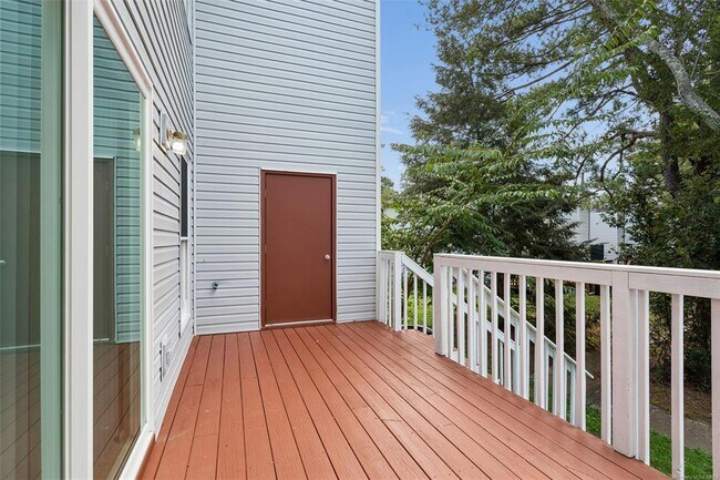 Building Photo - 5306 Aden Ct