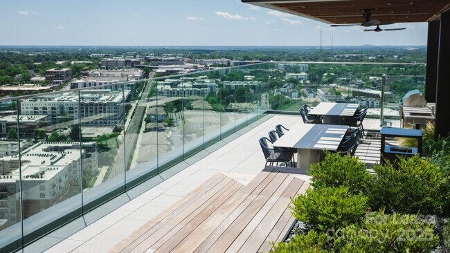 Building Photo - 2161 Hawkins St