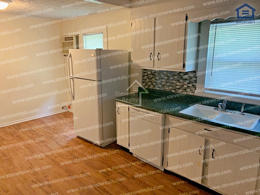 Building Photo - 3427 S Haven Rd