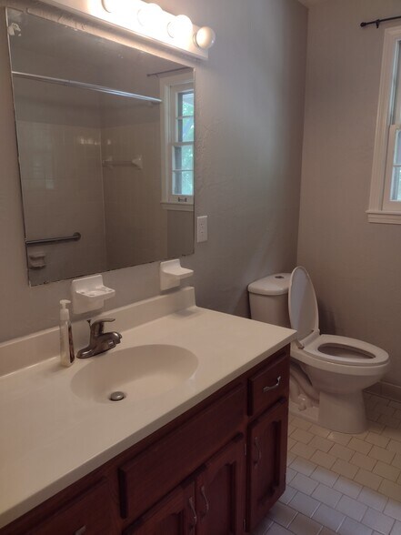 Building Photo - 1307 Indian Springs Rd