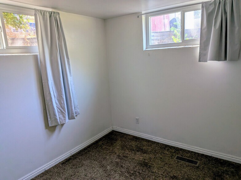 Building Photo - 1454 S 320 E