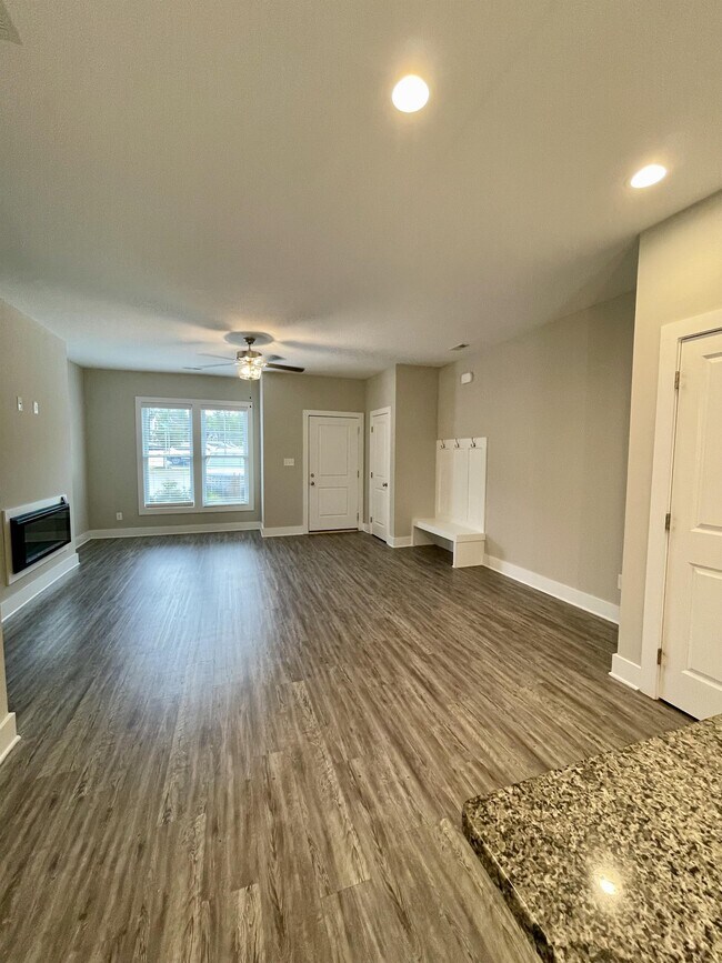 Building Photo - 93 Warwick Dr