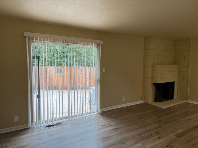 Building Photo - BEAUTIFULLY REMODELED 2 BEDROOM IN CARMICHAEL