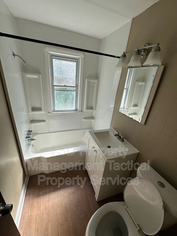 Building Photo - 4733 E 88th St