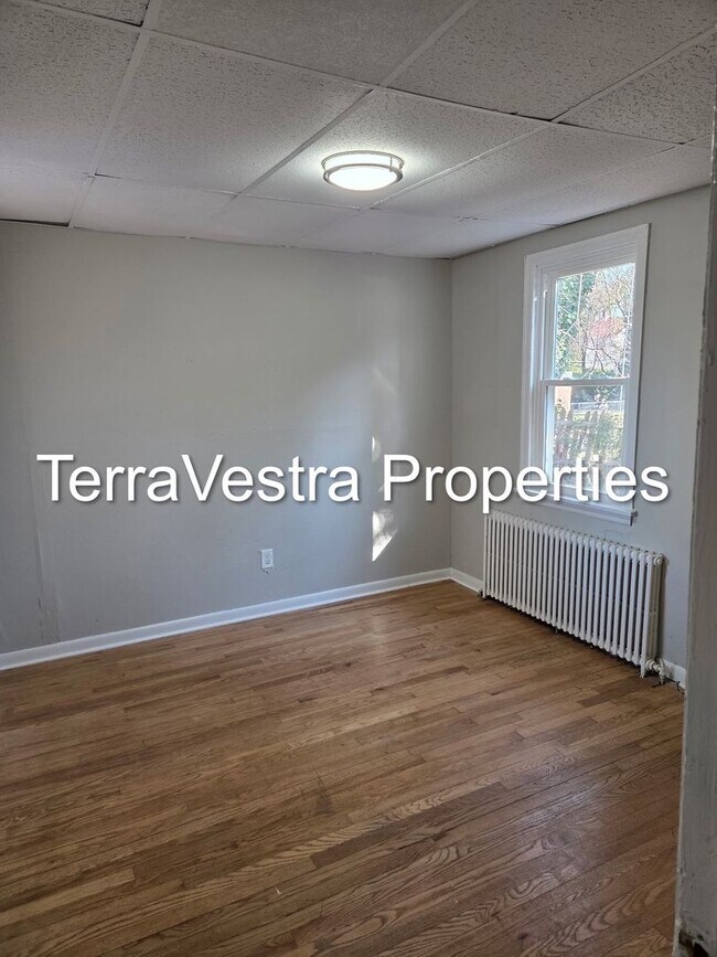 Building Photo - 31 S Myrtle St