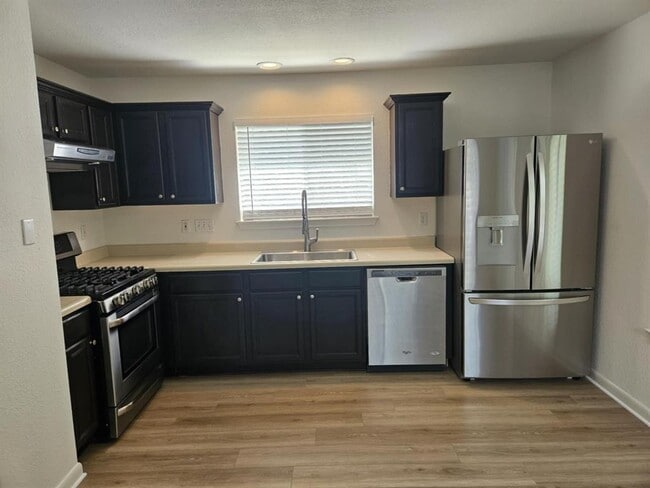 Building Photo - 2002 Caspian Cove