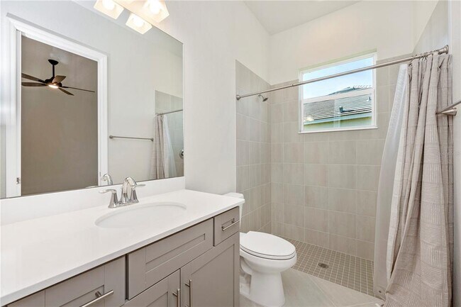 Building Photo - 12655 Wellen Golf St