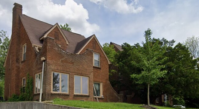 Primary Photo - 1503 S Walnut St