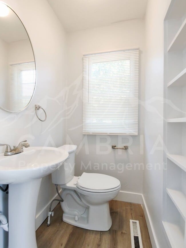 Building Photo - 1015 E 2700 S