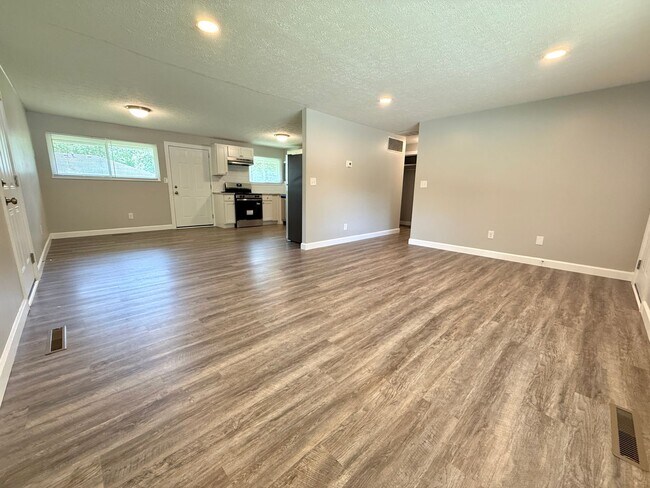 Building Photo - 4409 Primrose Ln
