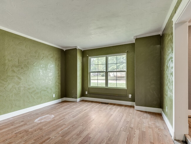 Building Photo - 7704 Brookside Dr