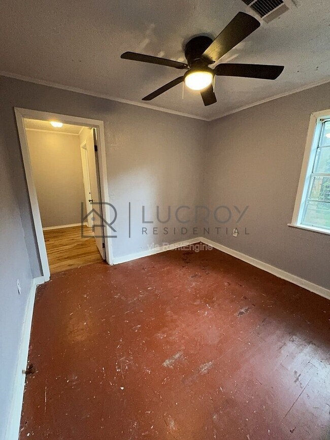 Building Photo - 2829 Comfort St