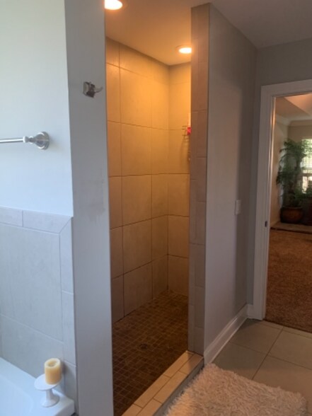 Building Photo - 8072 San Pedro Plaza