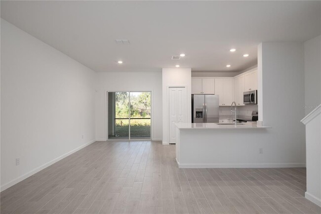 Building Photo - 704 NW 126th Terrace