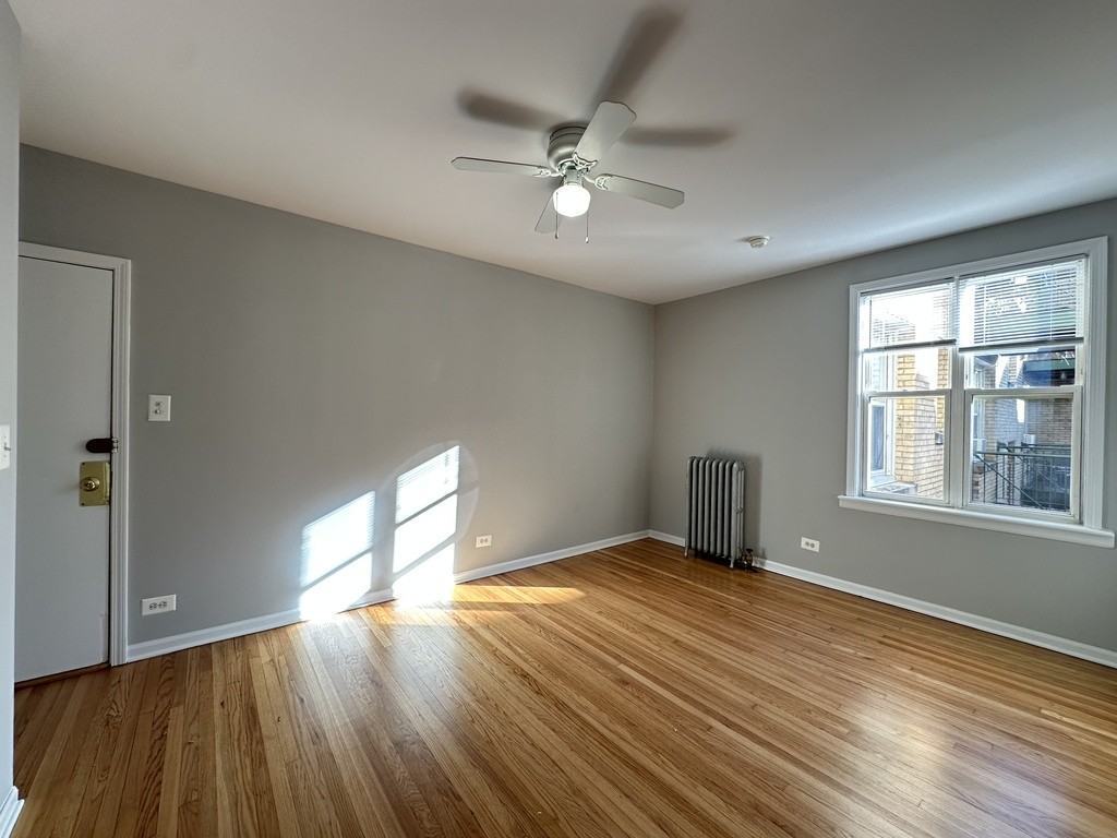 Building Photo - 914 W Dakin St