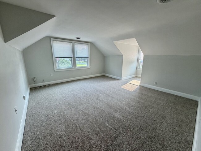 Building Photo - 1319 Myrtle Ave