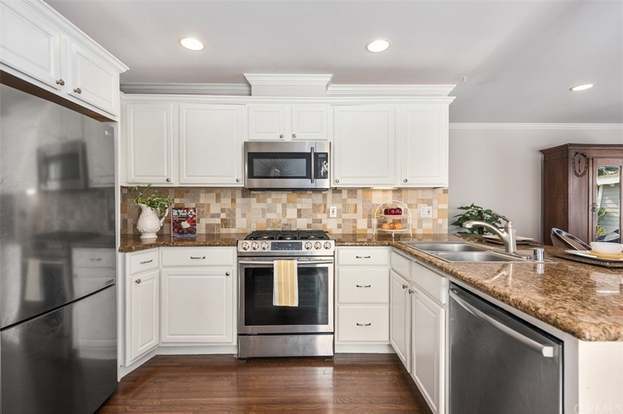 Building Photo - 6343 W 82nd St