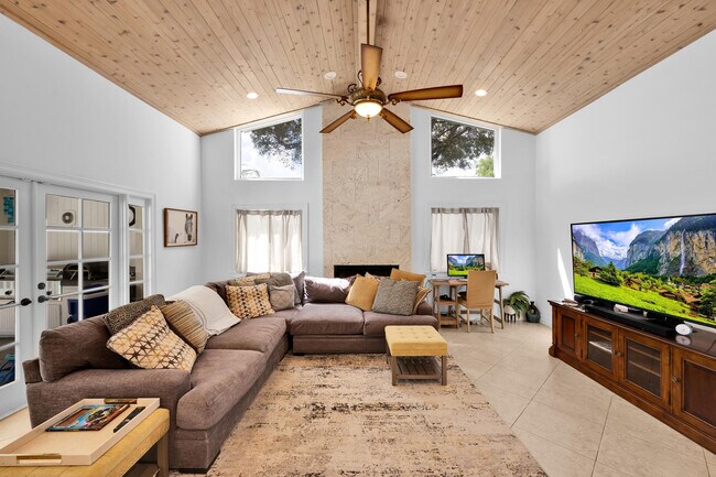 Building Photo - 4320 St Charles Way