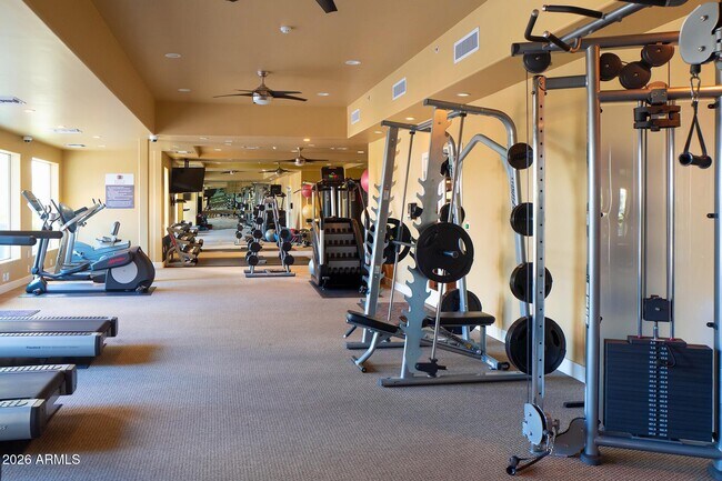 Building Photo - 945 E Playa Del Norte Dr