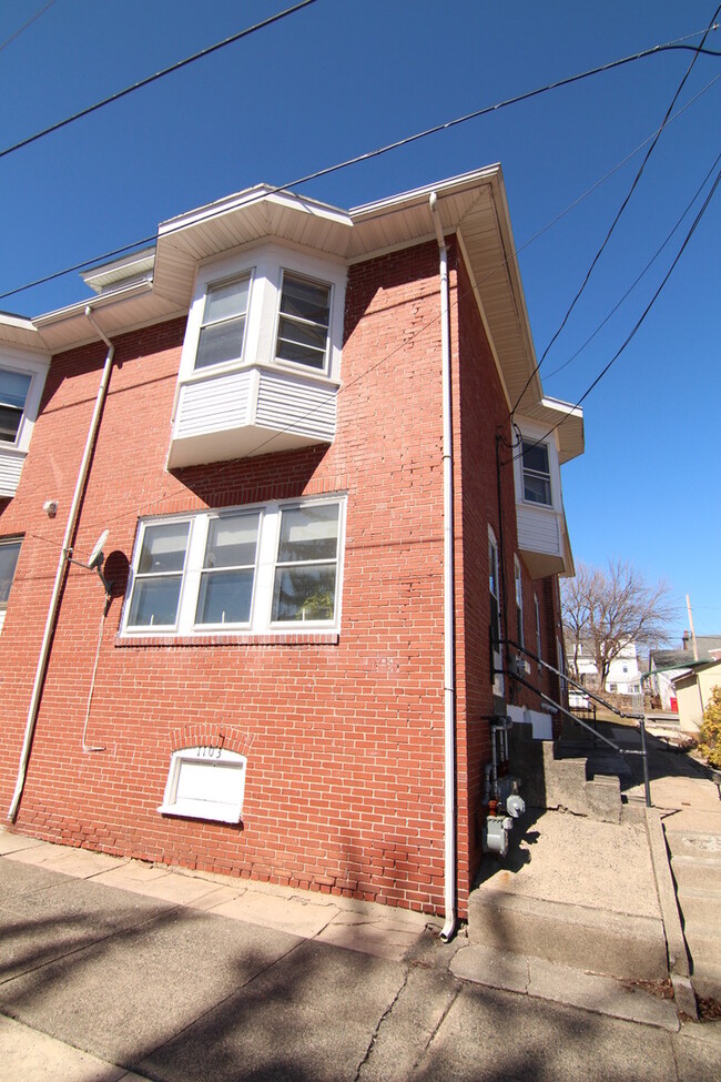 Building Photo - 1103 South St