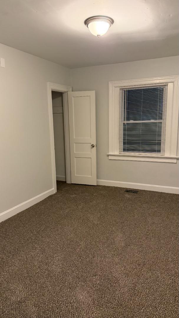 Building Photo - 914 Clark St