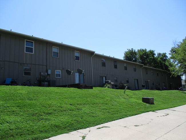 Building Photo - Gallatin 8-Plex