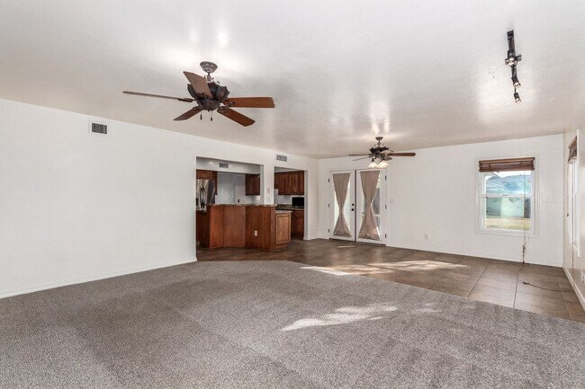 Building Photo - 2321 E Enid Cir