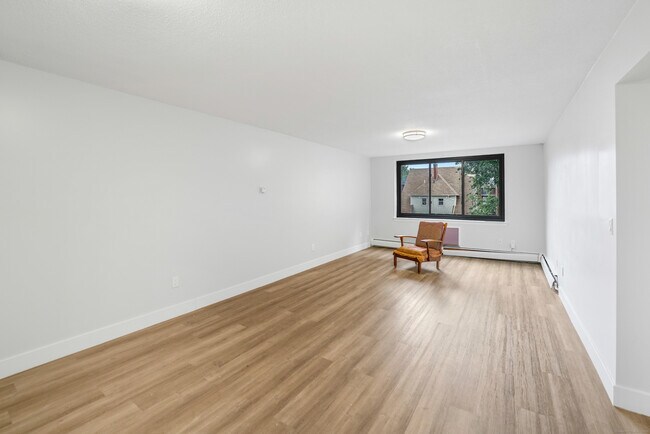 Primary Photo - 280 Collins St