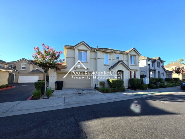 Building Photo - 9196 Cortina Cir