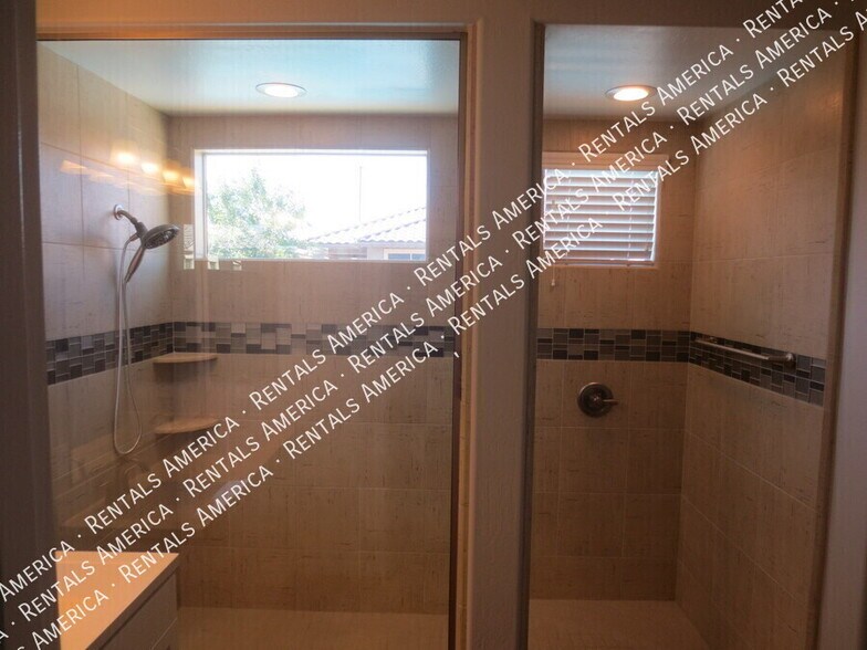 Building Photo - 3636 E Lodgepole Dr