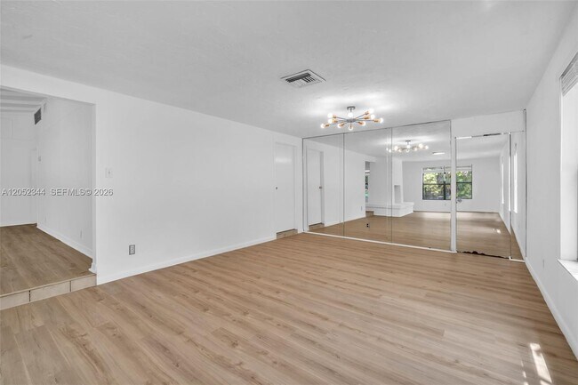 Building Photo - 5096 SW 28th Terrace
