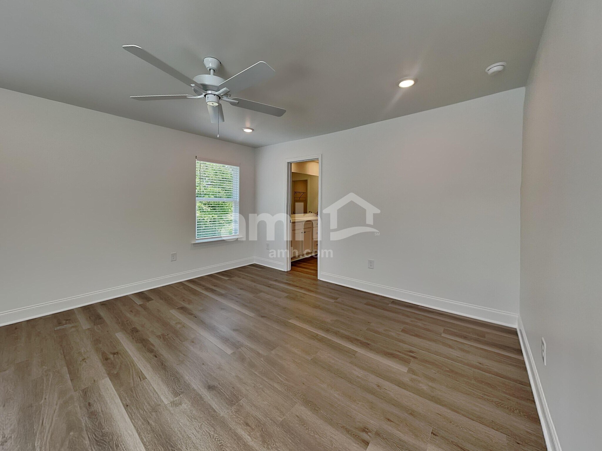 Building Photo - 950 Carnelian Ln
