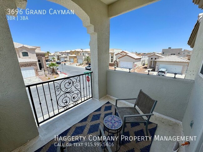 Building Photo - East El Paso 3 bed Refrig A/C Gated with P...