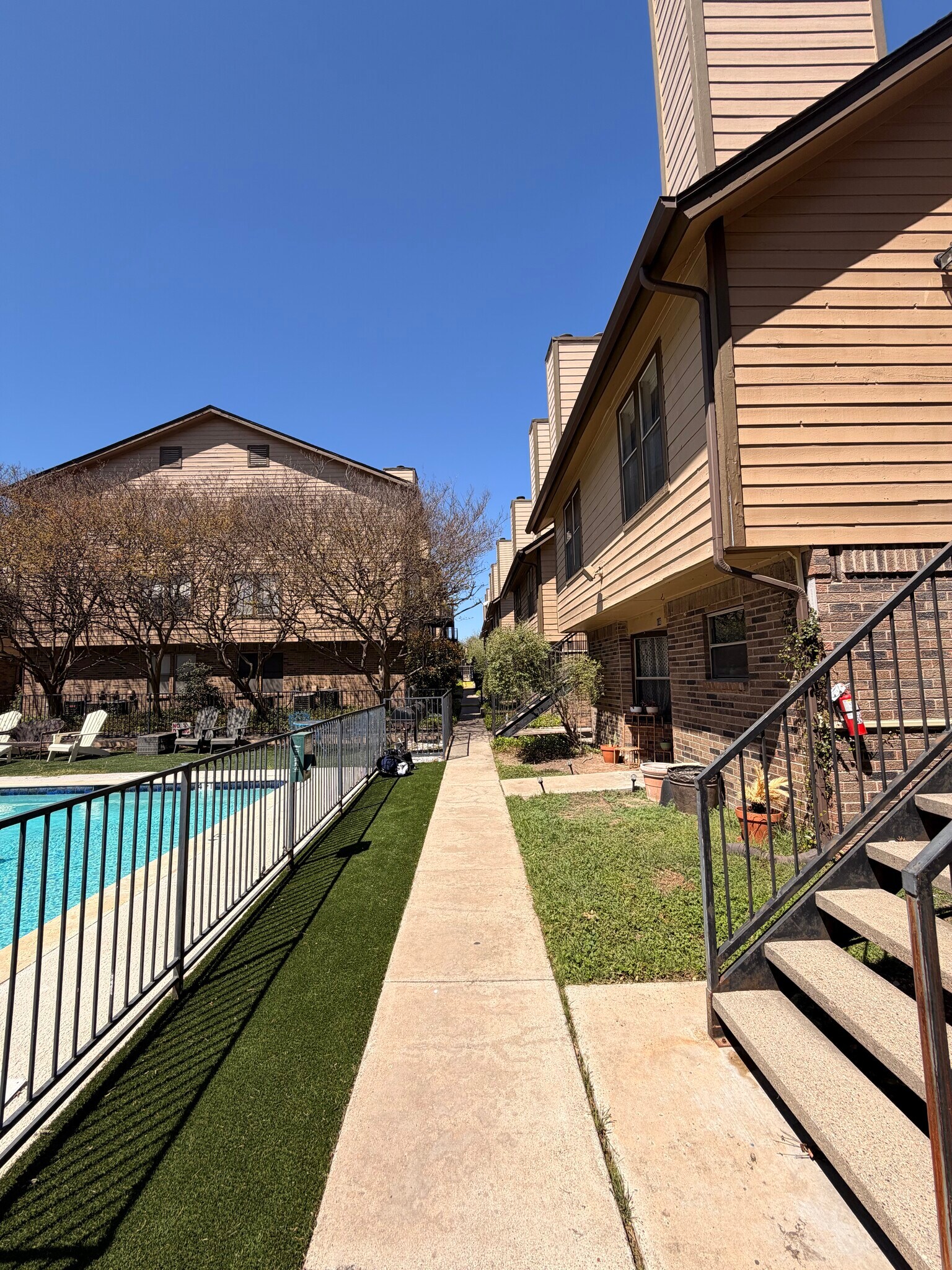 Building Photo - 5608 Cougar Dr