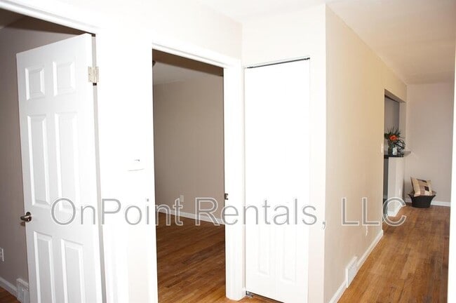 Building Photo - 331 Radcliff St